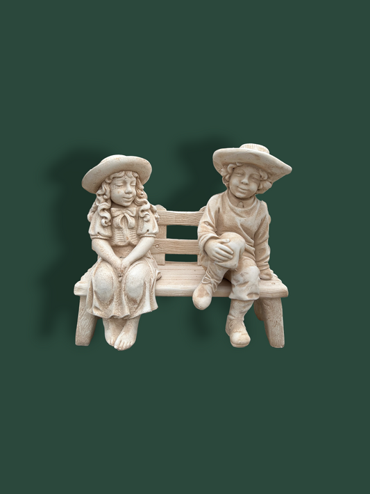 Panchina Bimbi con Cappello in cemento – statua da giardino
