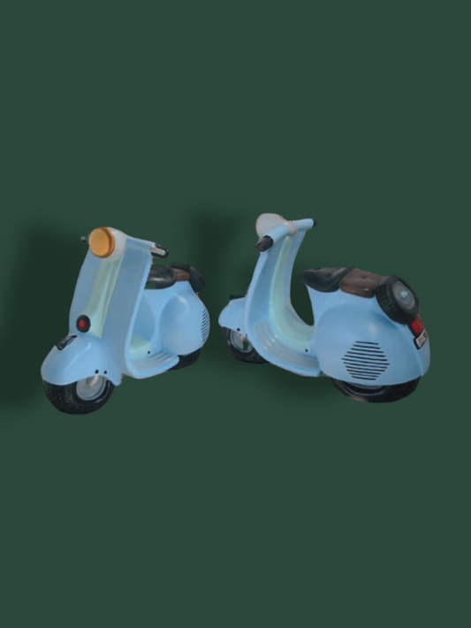 Vespa decorativa in cemento per giardino